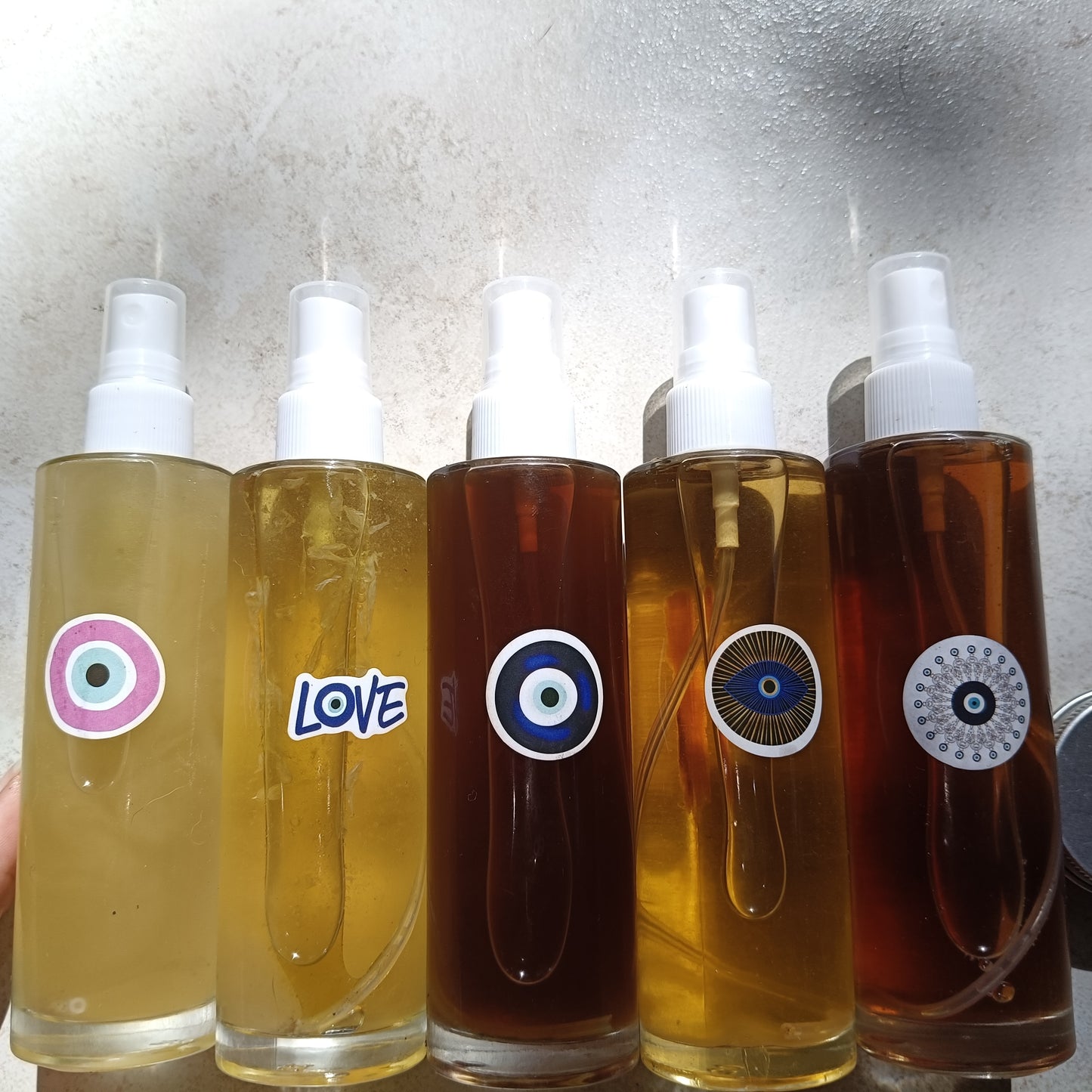 Agua Florida artesanal para limpieza energética, rituales y meditación. 
